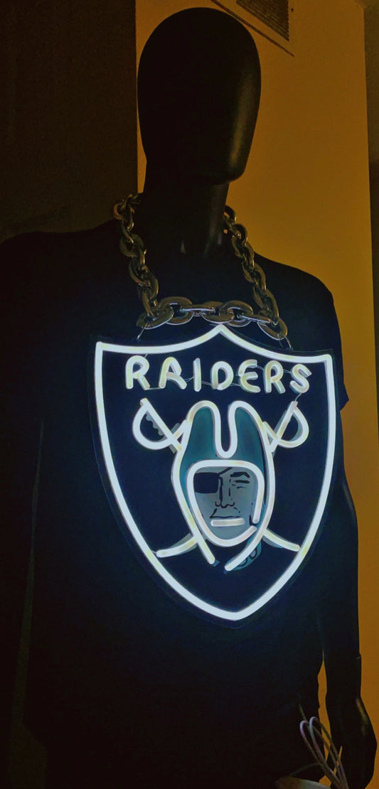 Las Vegas Raiders LED Big Fan Chain - Shine with Pride